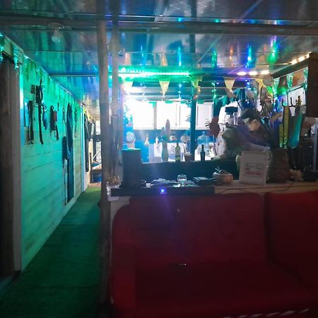 Hostal Cafe Axel Bocas Town Ngoại thất bức ảnh