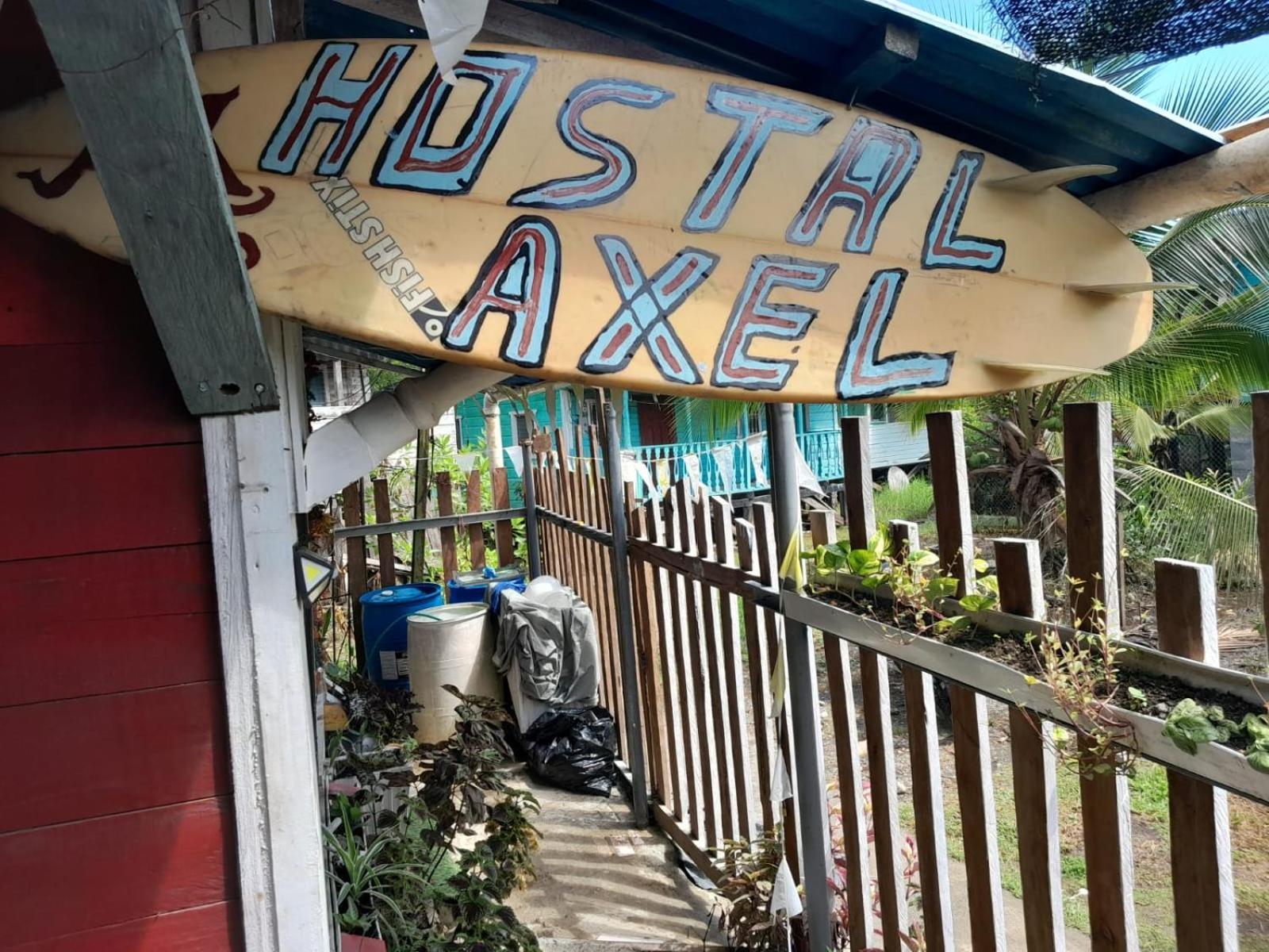 Hostal Cafe Axel Bocas Town Ngoại thất bức ảnh